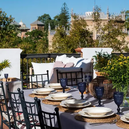 Villa Alfonso, Restored Palace House With Gardens And Monuments Views Seville Exterior photo