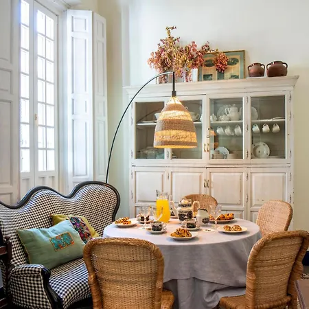 Villa Alfonso, Restored Palace House With Gardens And Monuments Views Seville Exterior photo