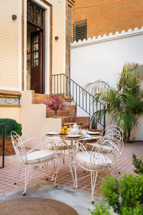 Alfonso, Restored Palace House With Gardens And Monuments Views Seville