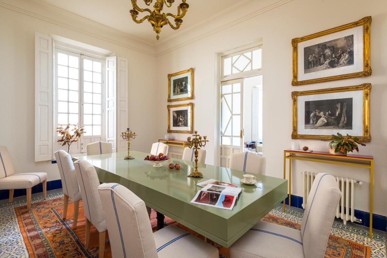 Alfonso, Restored Palace House With Gardens And Monuments Views Villa