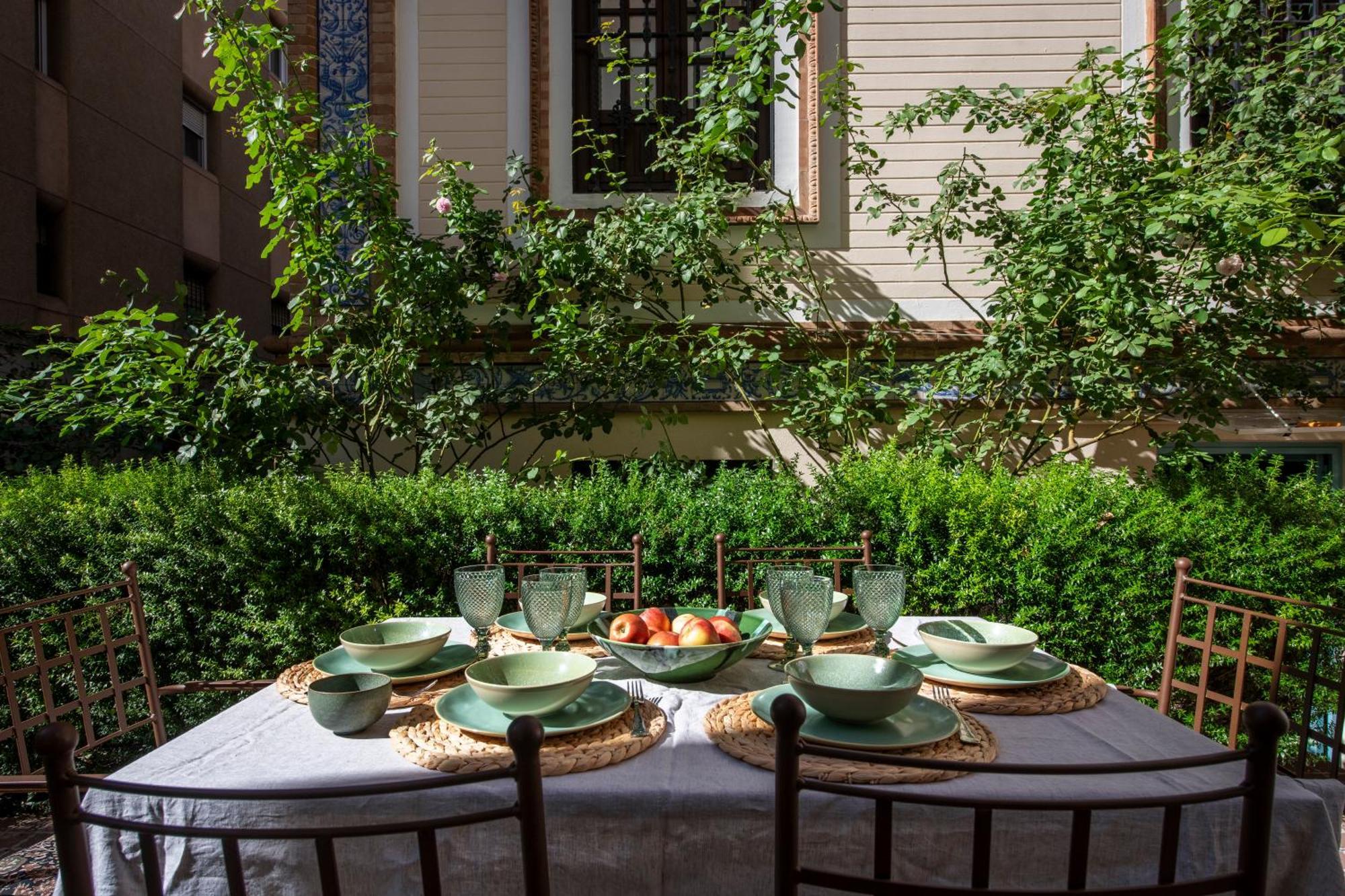 Alfonso, Restored Palace House With Gardens And Monuments Views Seville